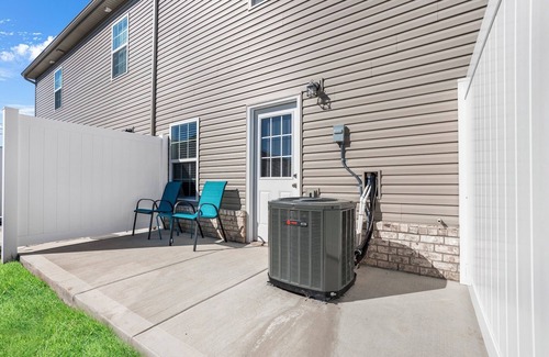 Clarksville Casa | Touch of Jazz-Workspace-300Mbps Wi-Fi-Sleep 6