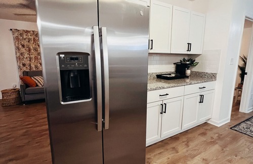 Fayetteville Casa | Welcome to your lively and bold home away from home here in Fayetteville, NC!