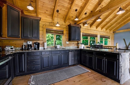 Aquashicola Cabina | Welcome to your luxurious 3,000 sq