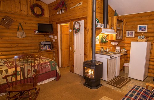 Concrete Cabina | Welcome to your year-round mountain getaway and historic ranch in the foothills of the North Cascades!