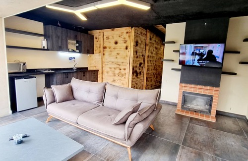 Kfardebian Chalet De Esquí | Welcoming 1-bedroom chalet in Faraiya with stunning mountain viewswith Cheminée