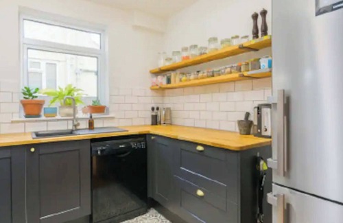 Brislington Apartamento | Welcoming 2BD House - Brislington