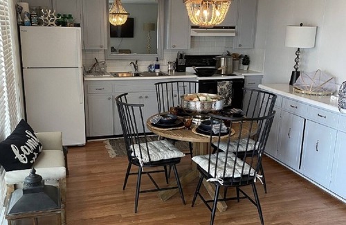 New Concord Casa | Welcoming and Cozy 2 bedroom KY lake cottage * Beautiful Views!