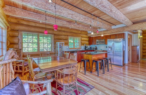 Camano Island Cabina | ¡nuevo Listado! Cabina Familiar w / Wifi, Cable, Cocina Completa, Terrazas y Barbacoa!