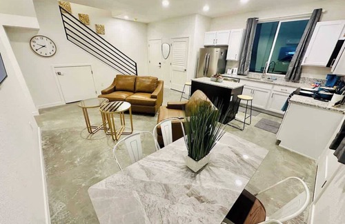 Old Southwest Casa | Welcoming Cozy Haven, Pets Ok,Sleeps 7
