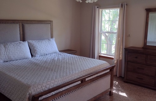 Pineville Otro | Welcoming large country home close to River and Hunting