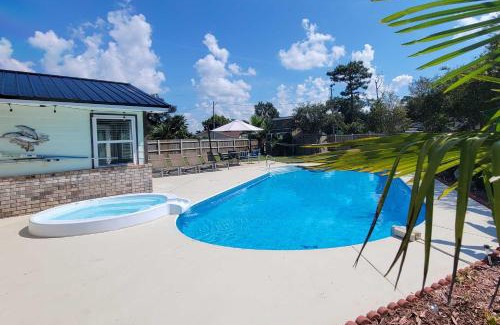 Ono Island Casa | Welcoming Pensacola Home with Spacious Yard!
