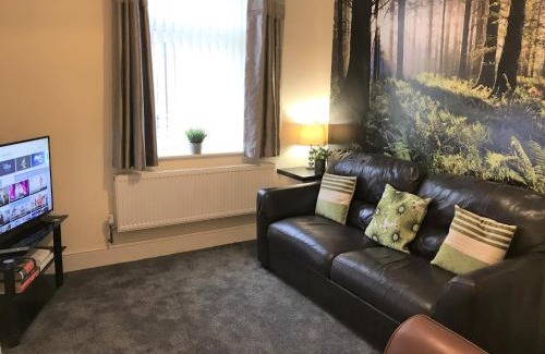 St Helens Apartamento | Welcoming spacious 2-bedroom house in St Helens