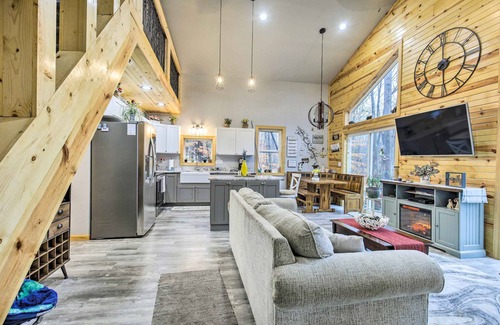 Townsend Cabaña | Welcoming Townsend Cabin: Hike, Fish & Relax!