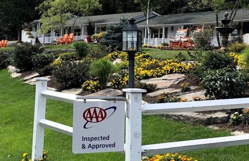 Lincolnville Casa | Welcoming Waterfront Bed and Breakfast for a Family Getaway near Augusta, Maine