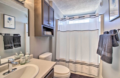 West Fargo Casa | Welcoming West Fargo Retreat w/ Backyard!