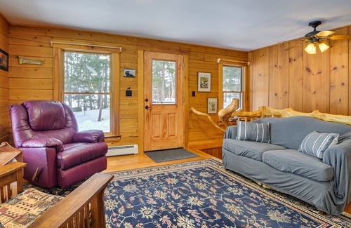 Weld Cabina | Weld Waterfront Log Cabin w/ Kayaks & Canoes!