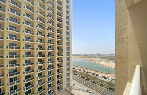 Dubai Production City Apartamento | WelHome - Lovely Studio Apartment in Production City