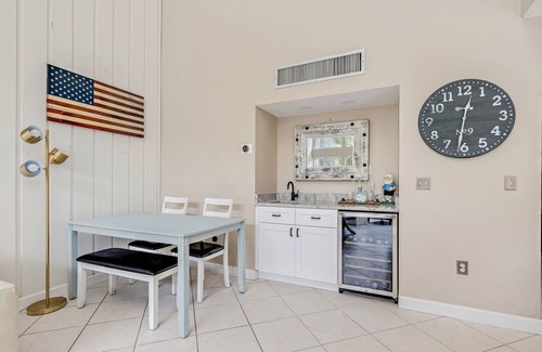 Sawgrass Condominio | Well appointed furnished vacation pool home in PV Beach Sawgrass Country Club.
