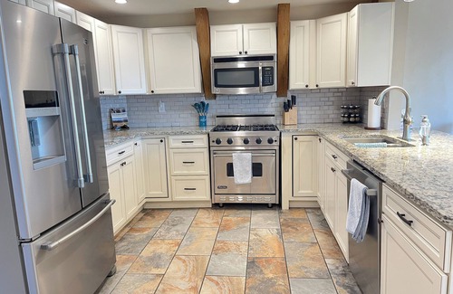 Miller Creek Casa | Well Appointed 3 Bedroom 4 Bed Residence