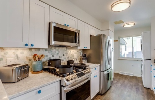 Aurora Casa | Well-Appointed Family Summer Home - King Bed - Close to DEN & Anschutz