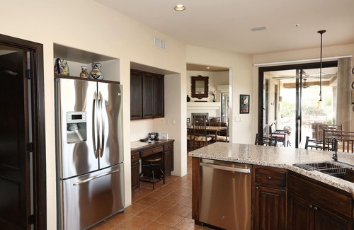 Fifth Green Casa | AMAZING PRIVATE YARD w/ POOL, GOLF CART, MAIN FLOOR BEDROOMS