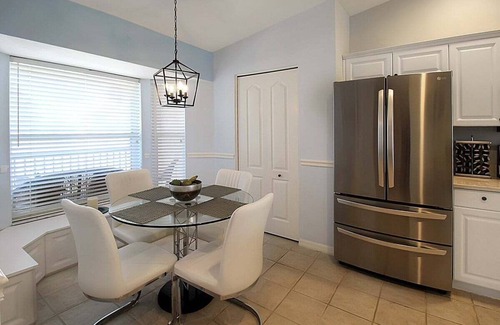 Sarasota Condominio | Well-appointed lakefront condo | Heritage Oaks County Club - Bellevue
