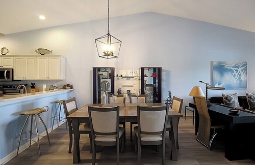 Sarasota Condominio | Well-appointed lakefront condo | Heritage Oaks County Club - Bellevue