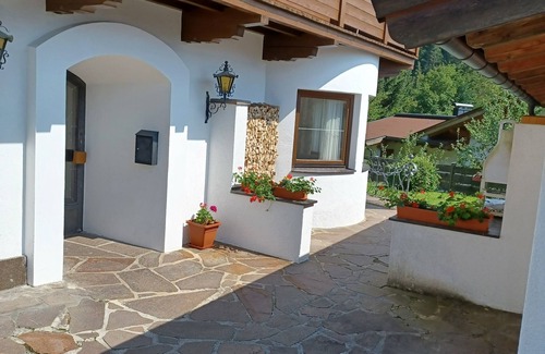 Scheffau am Wilden Kaiser Apartamento | Well-equipped vacation apartment with fireplace for 8 (+2) people