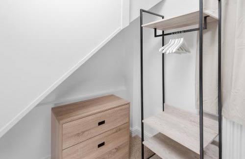 Bradley Stoke Casa | Well Coach House by Cliftonvalley Apartments