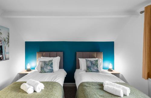 Bradley Stoke Casa | Well Coach House by Cliftonvalley Apartments