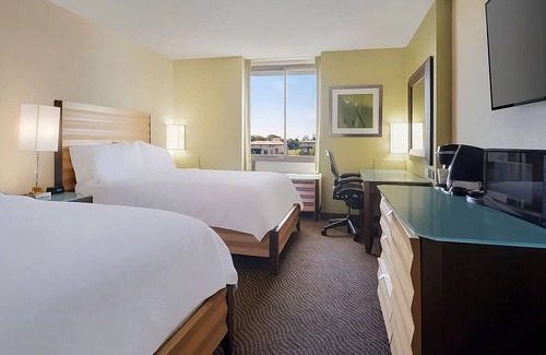 San Jose Hotel | Well-Decorated Lodgings! 4 Convenient Units Near Happy Hollow Park and Zoo!