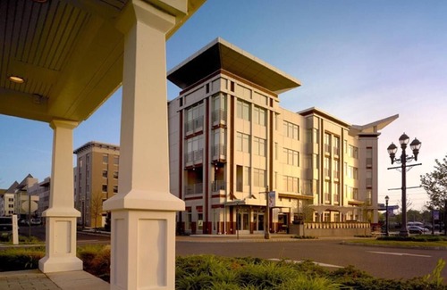 Long Branch Hotel | Well Designed Suite w/ Balcony | Relaxing Stay After Busy Day at Pier Village