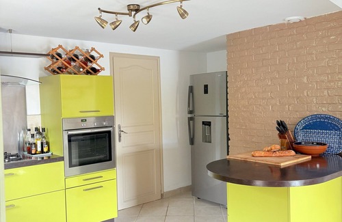 Murviel-les-Beziers Villa | Villa espaciosa bien equipada con piscina privada entre mar / montaña