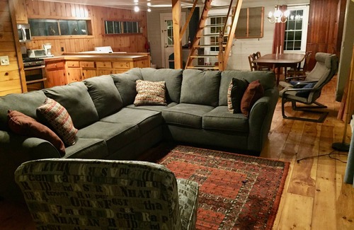 Craftsbury Casa | Acogedora casa bien equipada para 10 personas: senderismo, ciclismo, esquí y cerveza de clase mundial.
