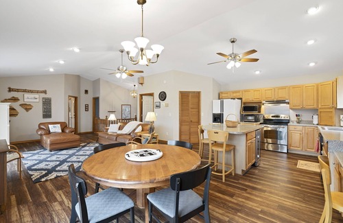 Westminster Casa | Lakefront 4BR w/ dock, lake toys - family fun - Check out our reviews!