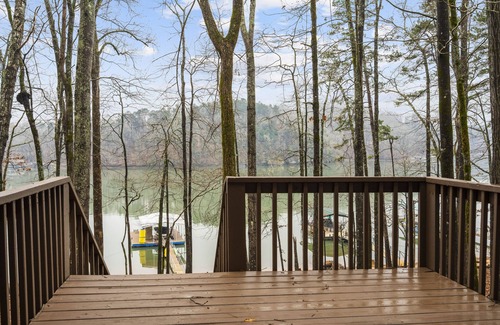 Westminster Casa | Lakefront 4BR w/ dock, lake toys - family fun - Check out our reviews!