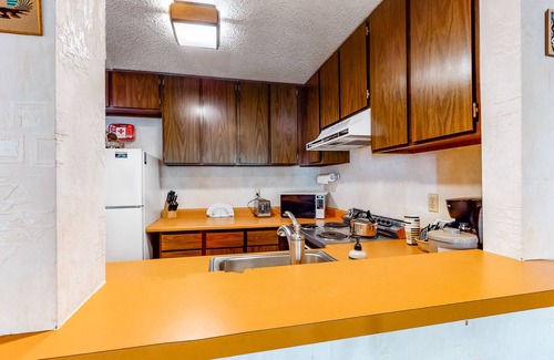 Tahoe Woods Apartamento | Well-Equipped Second-Level Studio w/Free WiFi, Balcony, & Shared Outdoor Pool