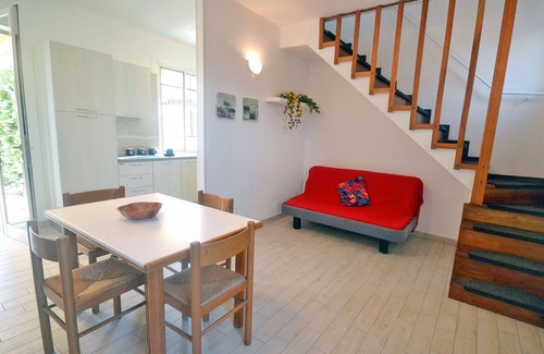 Lido delle Nazioni Casa | Casa vertical bien amueblada con jardín en el monte. 500 del mar