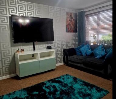 Bolton Apartamento | Well Furnished 3 Bedroom House in a cosy estate in Bolton