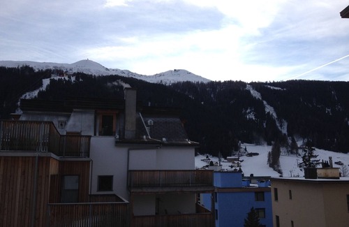 Davos Apartamento | mantenido y acogedor - céntrica pero tranquila - casa en Davos con balcón