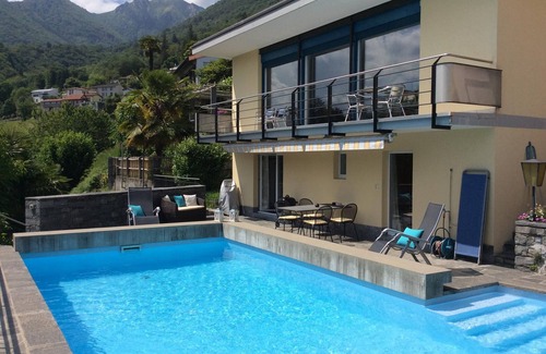Tenero-Contra Casa | Well kept family-friendly holiday home with beautiful views and private pool