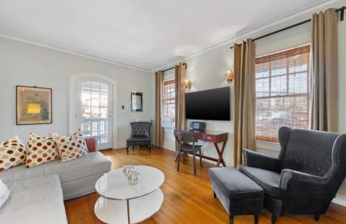 Charlotte Casa | Well Located 1 BR in Elizabeth with Covered Porch