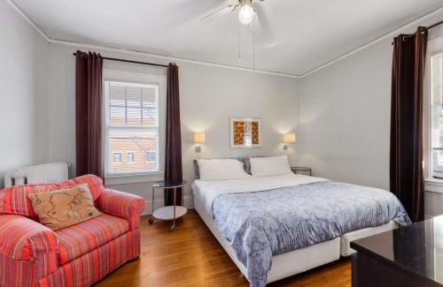 Charlotte Casa | Well Located 1 BR in Elizabeth with Covered Porch