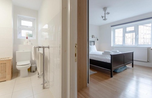 Elephant and Castle Apartamento | Well located 2 Bedroom 1 Bath in Elephant & Castle