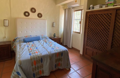 Colonia Olímpica Condominio | Well located condo in Las Glorias/Versalles in Puerto Vallarta, close to beach