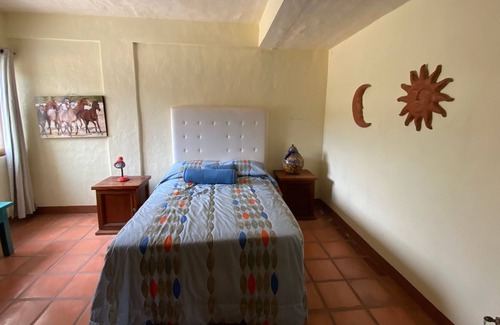 Colonia Olímpica Condominio | Well located condo in Las Glorias/Versalles in Puerto Vallarta, close to beach
