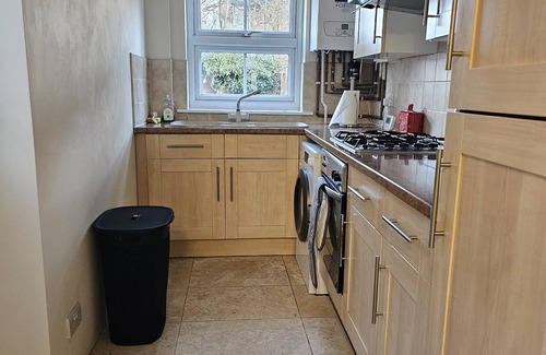 Croxley Green Casa | Well-located House with Patio and parking -Croxley Green- Easy access to London