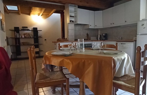 Gedre Casa | Bien situado espaciosa casa.