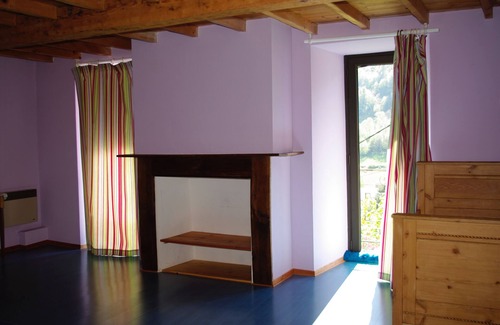 Gedre Casa | Bien situado espaciosa casa.
