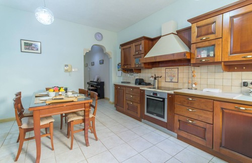 Madliena Casa | Well Located Townhouse & Courtyard Kalka