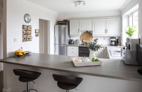 Dublin Casa | Well maintained, Spacious, Over 2,500 Sq Ft Private Semi-detached 3 bedroom