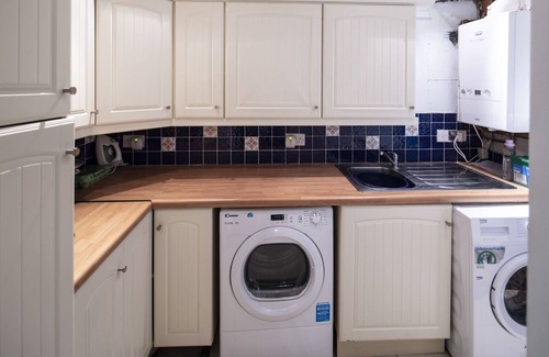 Dublin Casa | Well maintained, Spacious, Over 2,500 Sq Ft Private Semi-detached 3 bedroom