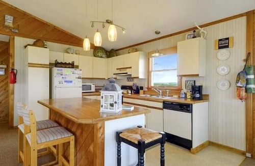 South Nags Head Casa | Well-maintained 4 bedroom home in quiet South Nags Head!