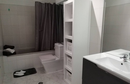 Torre da Marinha Apartamento | Bienvenido a South Bay Guest House